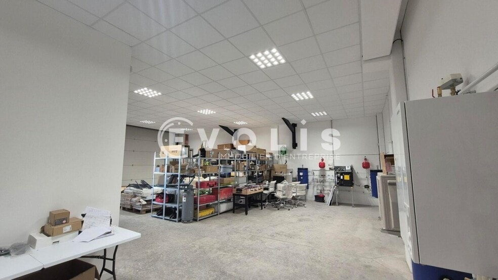 Light Industrial in Serris for sale - Building Photo - Image 3 of 9