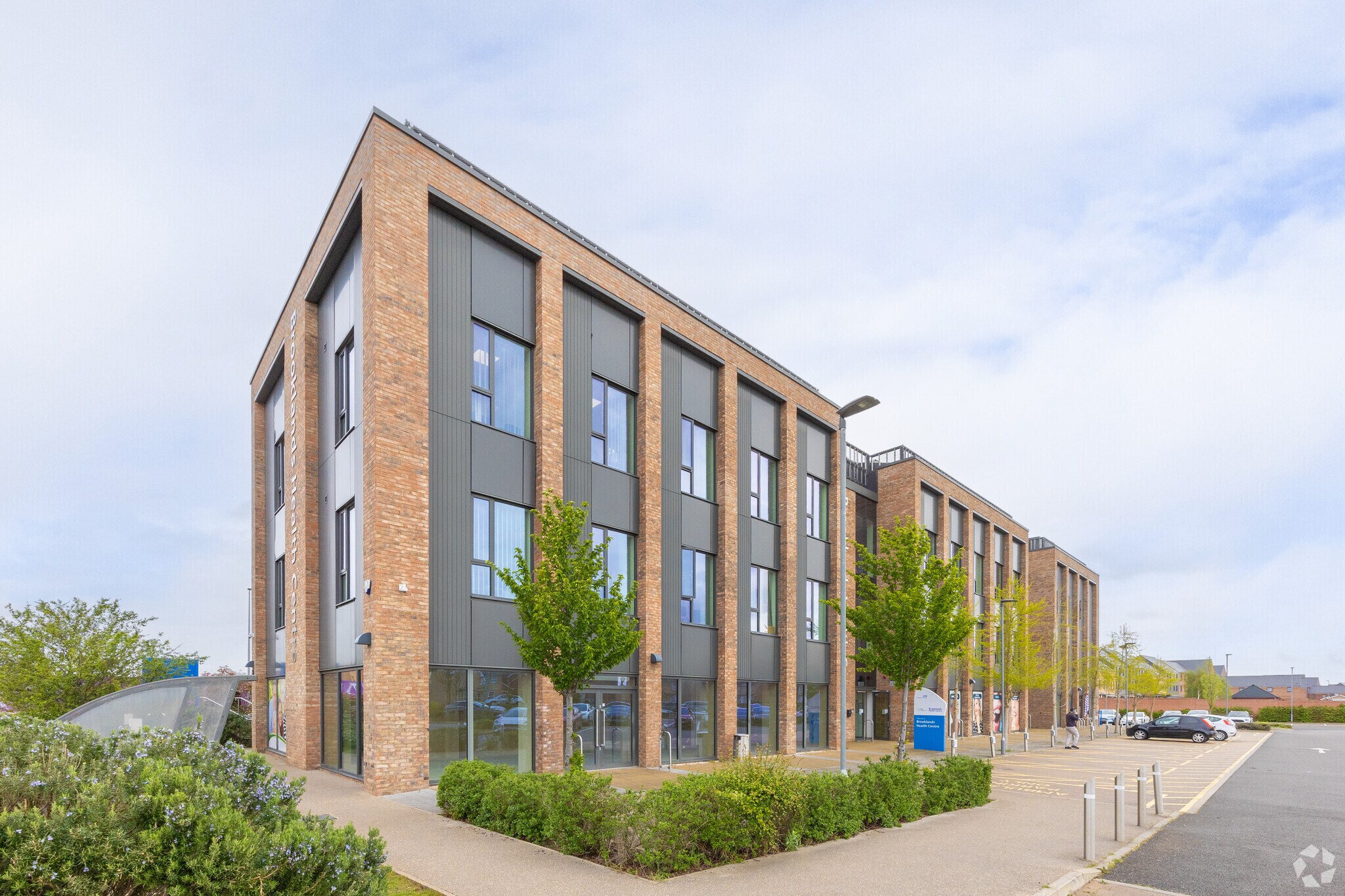 Montague Cres, Milton Keynes for sale Primary Photo- Image 1 of 1