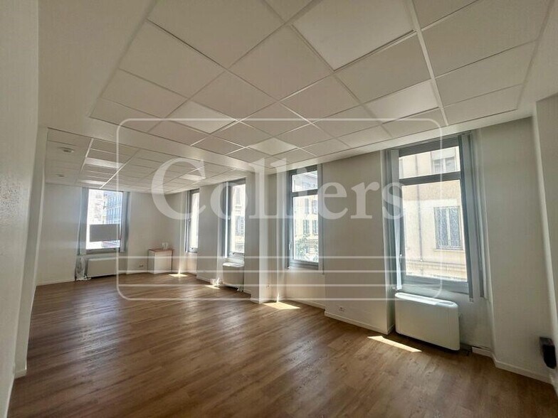 Office in Marseille to rent - Interior Photo - Image 3 of 6