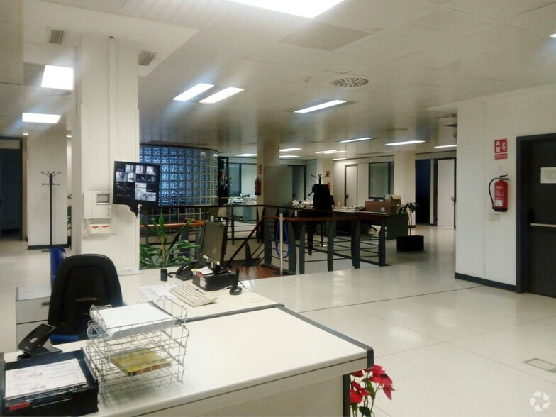 Office in Madrid, Madrid for sale - Building Photo - Image 3 of 19