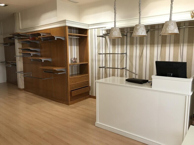Retail in Córdoba to rent - Interior Photo - Image 2 of 6
