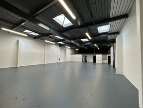 Arkwright Rd, Runcorn to rent Building Photo- Image 2 of 4