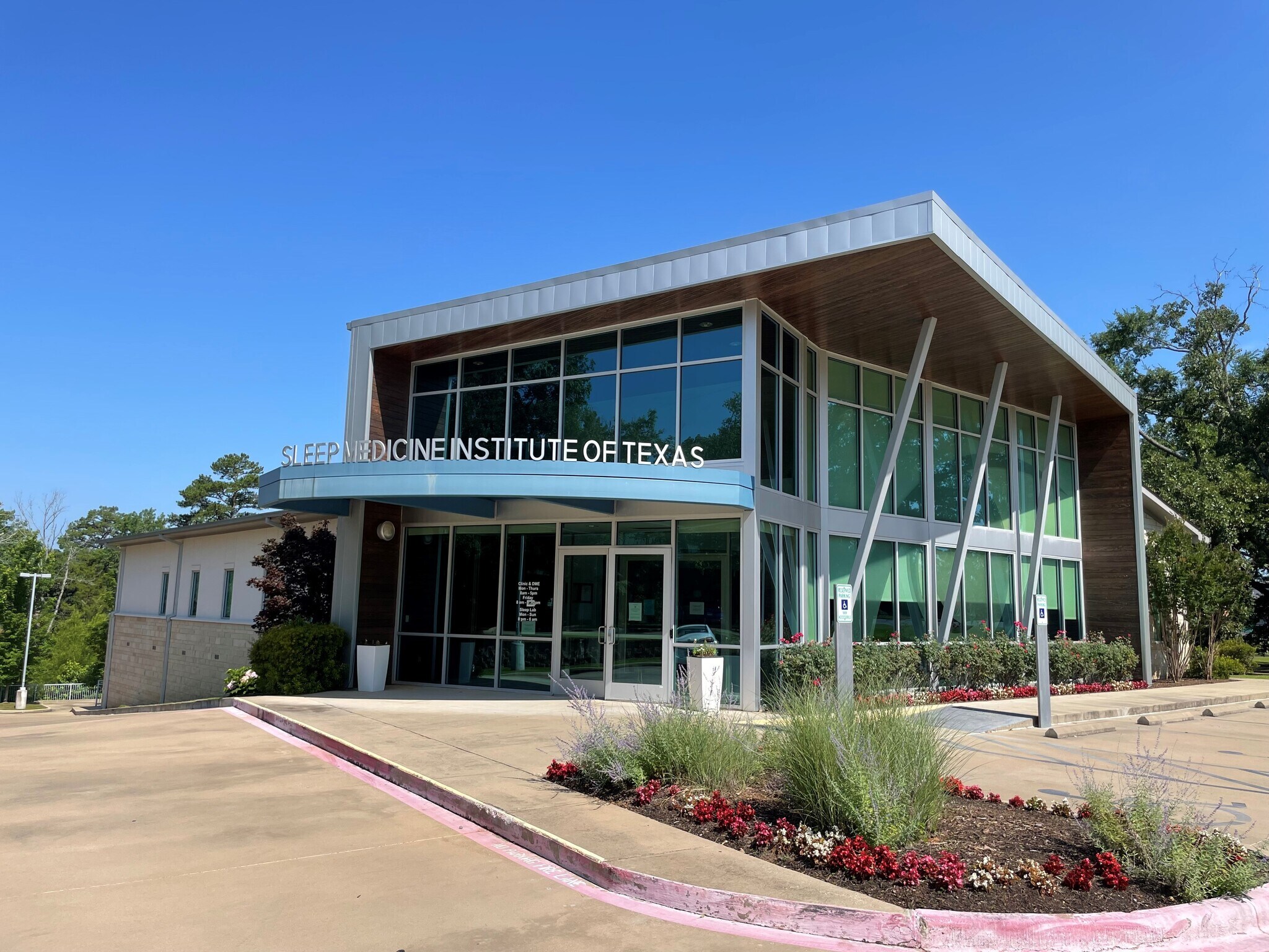 3187 Paluxy Dr, Tyler, TX to rent Primary Photo- Image 1 of 31