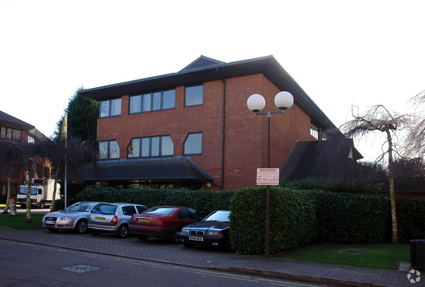 The Drive, Great Warley to rent - Building Photo - Image 3 of 20