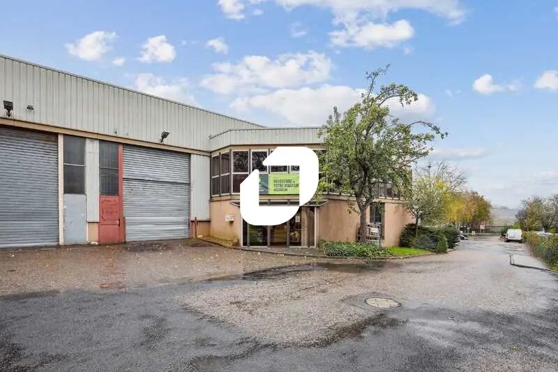 Light Industrial in Palaiseau to rent Building Photo- Image 1 of 14