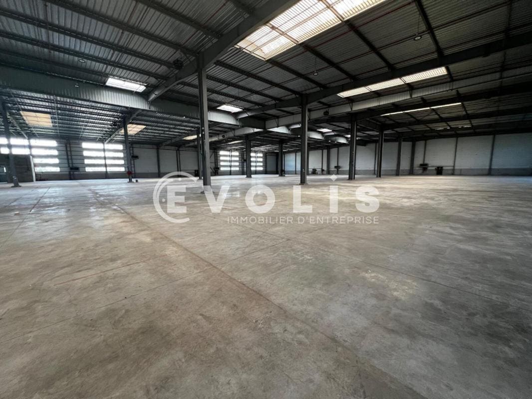 Light Industrial in Saint-Michel-sur-Orge to rent Interior Photo- Image 1 of 22