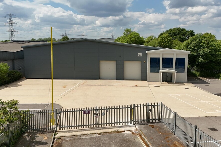 Oriana Way, Nursling to rent - Building Photo - Image 2 of 6