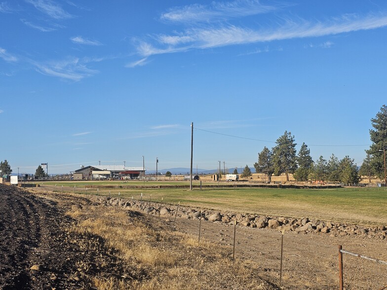 56826 Wamic Market Rd, Tygh Valley, OR for sale - Building Photo - Image 3 of 14