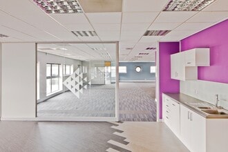 Craigshaw Rd, Aberdeen to rent Interior Photo- Image 1 of 9