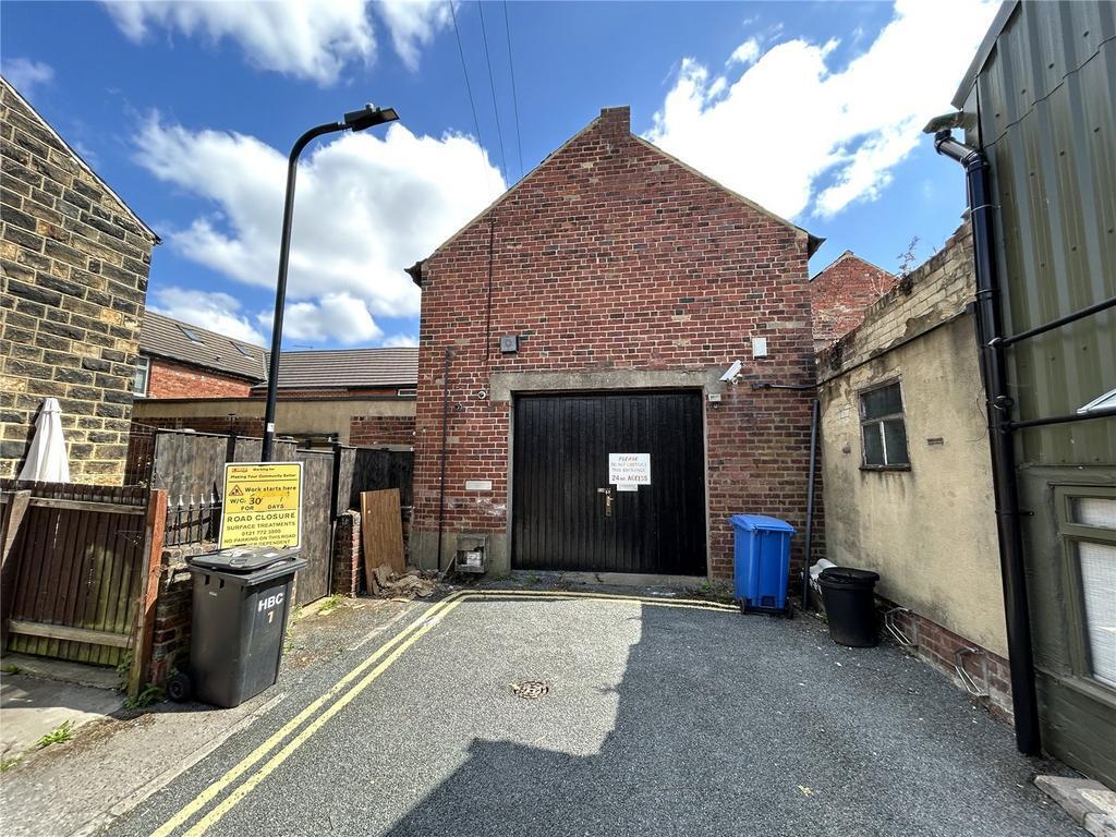 Dragon Ter, Harrogate to rent Building Photo- Image 1 of 10