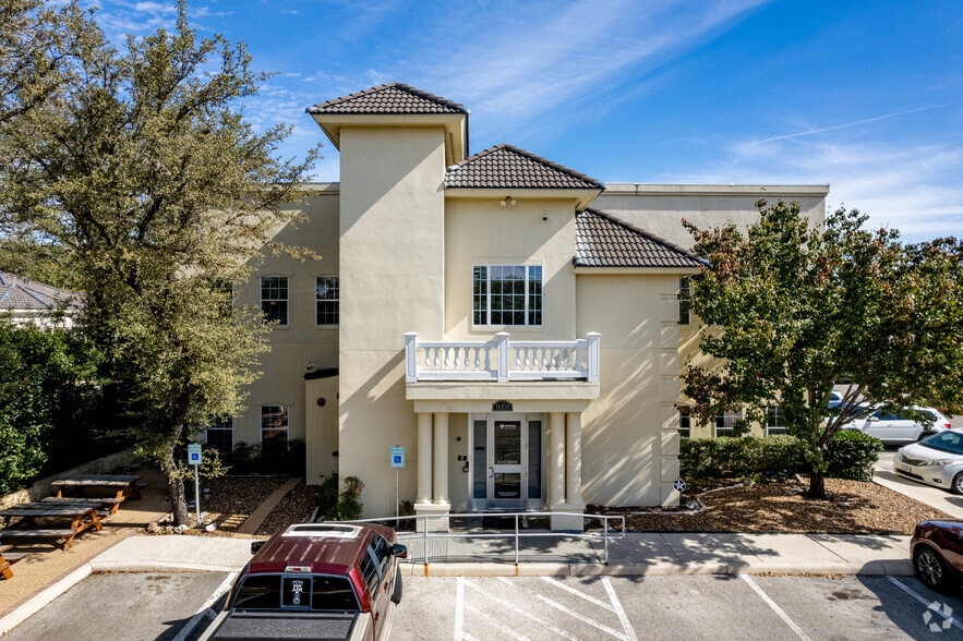 18838 Stone Oak Pky, San Antonio, TX for rent - Building Photo - Image 3 of 7