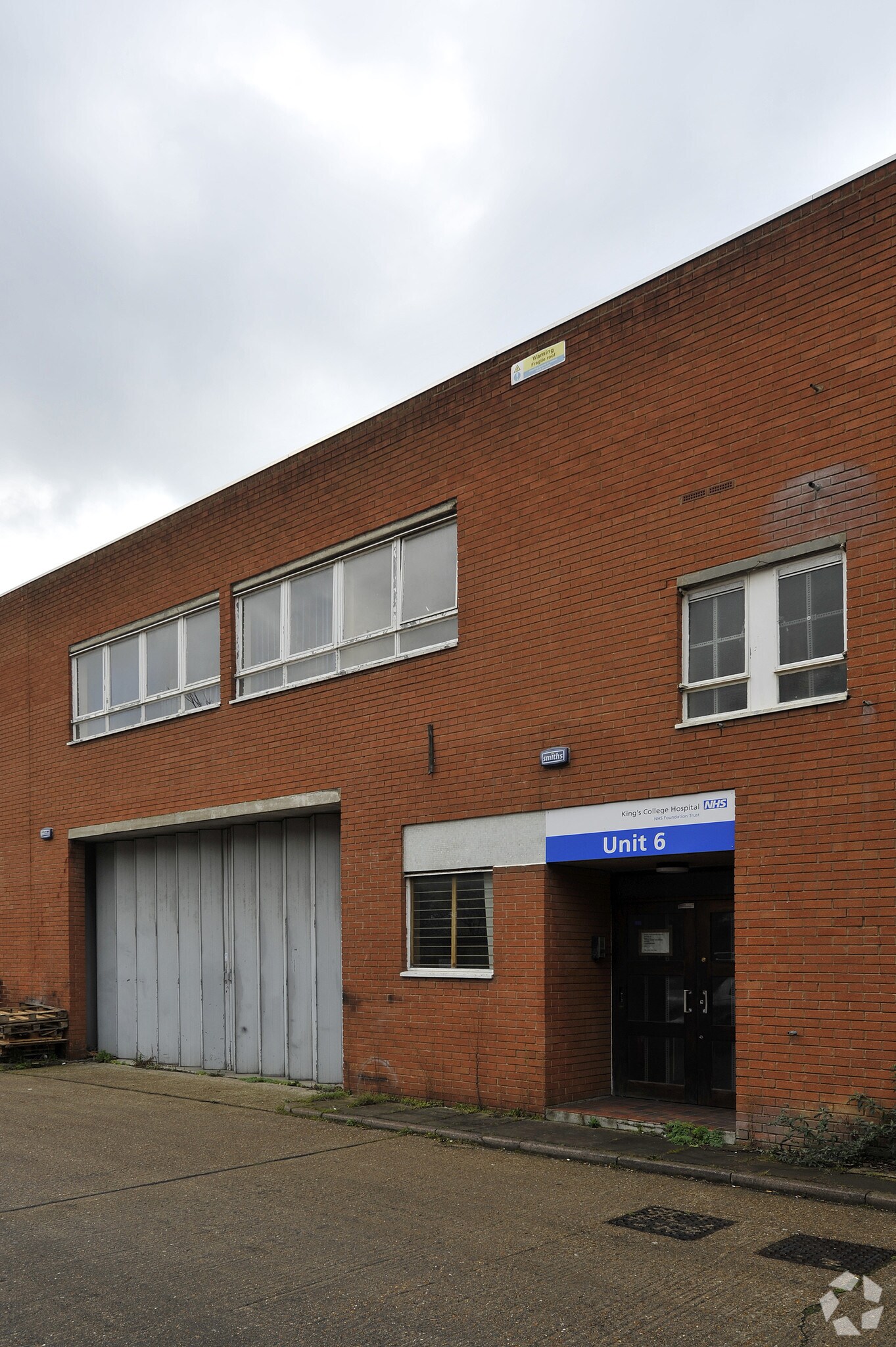 Valmar Rd, London to rent Primary Photo- Image 1 of 4