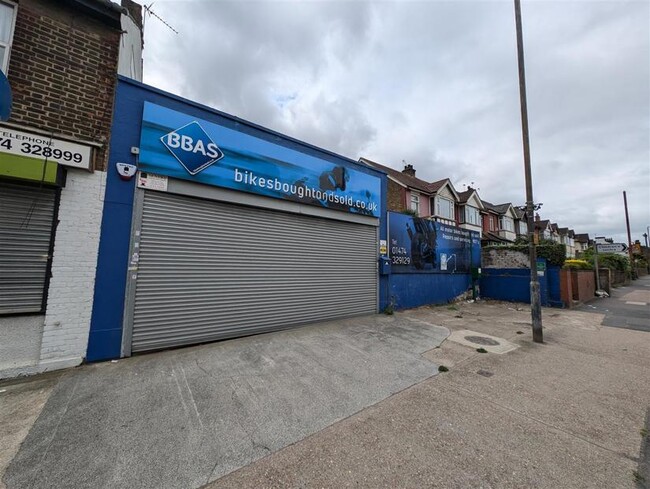 More details for 17 High St, Northfleet - Retail to Rent