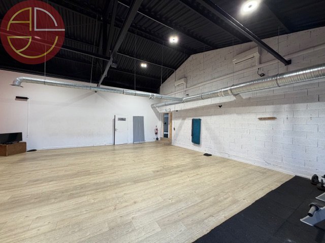 Retail in Plaisance-du-Touch for sale - Interior Photo - Image 2 of 7