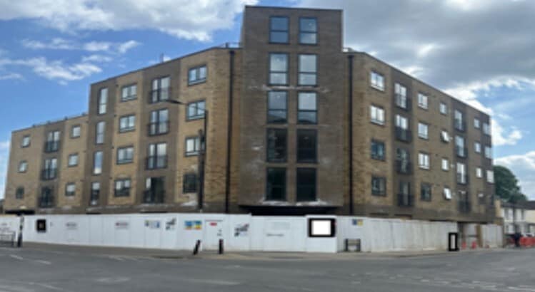 15/23 Church St, Slough to rent - Building Photo - Image 1 of 1