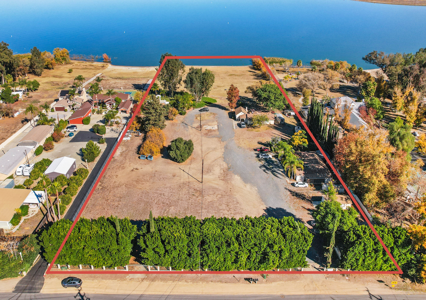 17690 Grand Ave, Lake Elsinore, CA for sale - Primary Photo - Image 1 of 6