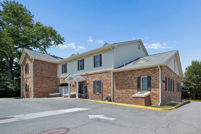 More details for 3538 Moncure Ave, Falls Church, VA - Retail for Auction