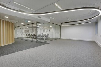 47 Rue Louis Blanc, Courbevoie to rent Interior Photo- Image 2 of 9