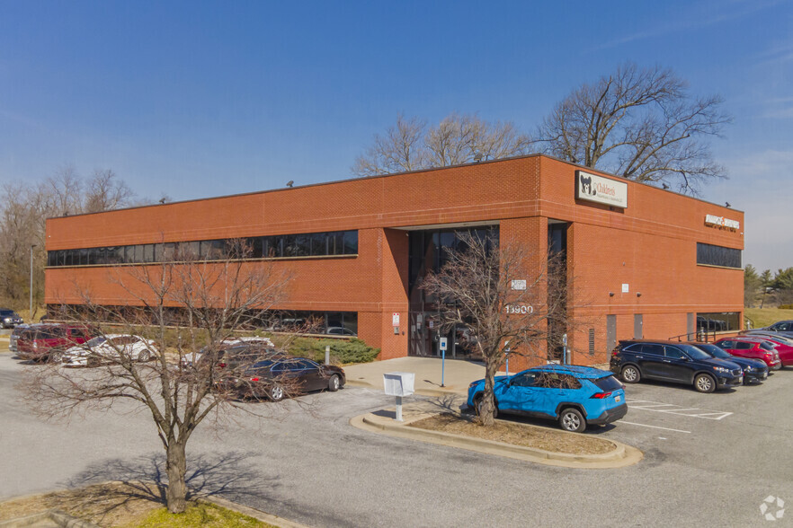 13900-13902 Laurel Lakes Ave, Laurel, MD for rent - Building Photo - Image 1 of 8