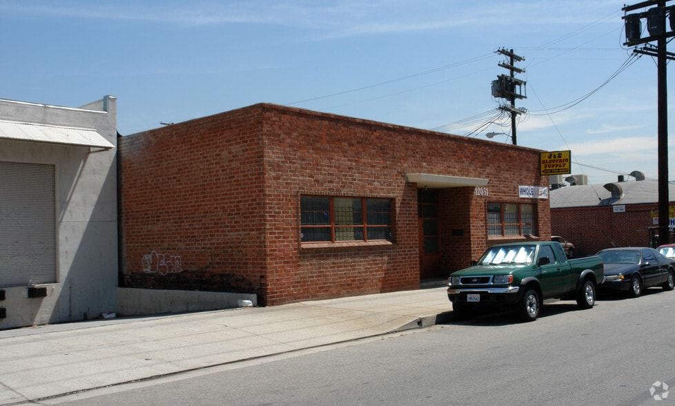 12021-12031 Vose St, North Hollywood, CA for rent - Building Photo - Image 3 of 4