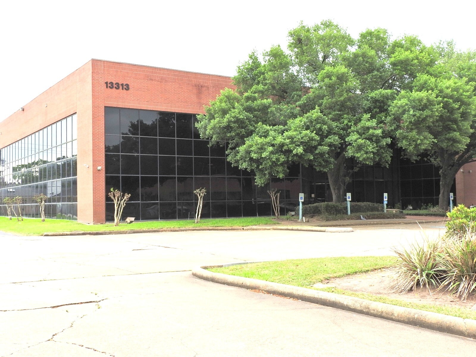 13313 Southwest Fwy, Sugar Land, TX to rent Building Photo- Image 1 of 14