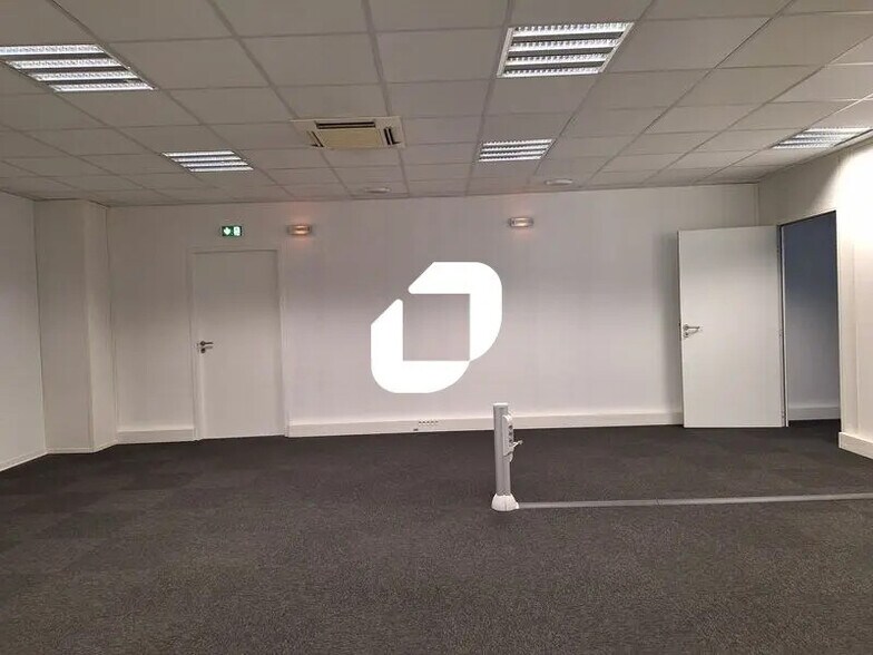 Office in Pessac to rent - Interior Photo - Image 3 of 26