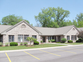 2390 Woodlake Dr, Okemos, MI for rent Building Photo- Image 1 of 2