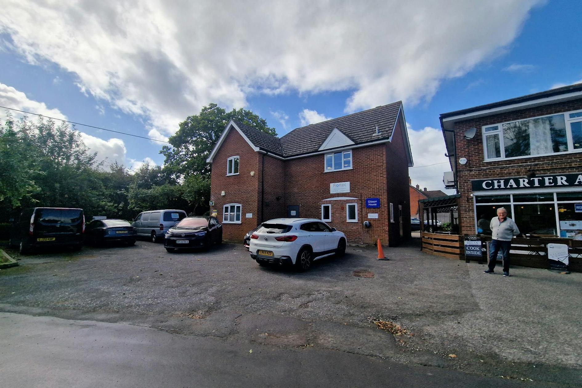 Old Chapel Ln, Tadley to rent Building Photo- Image 1 of 3