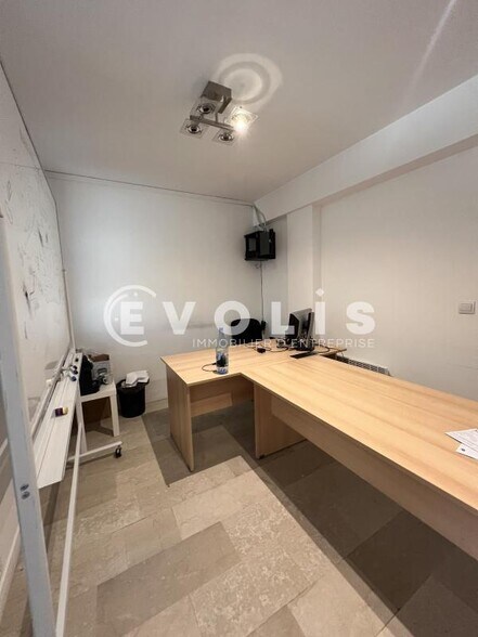 Office in Fontenay Sous Bois to rent - Interior Photo - Image 3 of 9