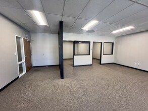 1400-1420 NW Vivion Rd, Kansas City, MO for rent Building Photo- Image 2 of 5