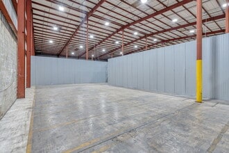 5806 N 53rd St, Tampa, FL to rent Interior Photo- Image 1 of 4