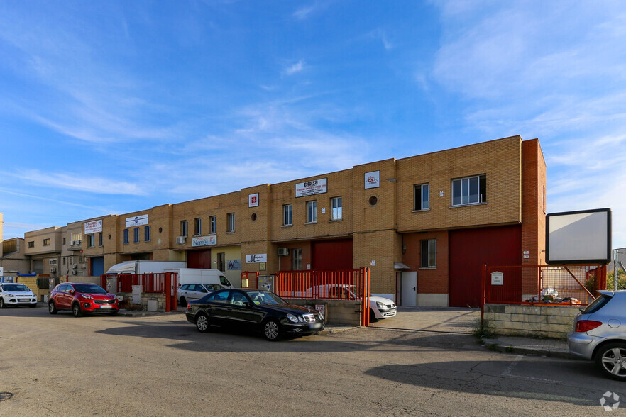 Industrial in Getafe, MAD for rent - Primary Photo - Image 1 of 2