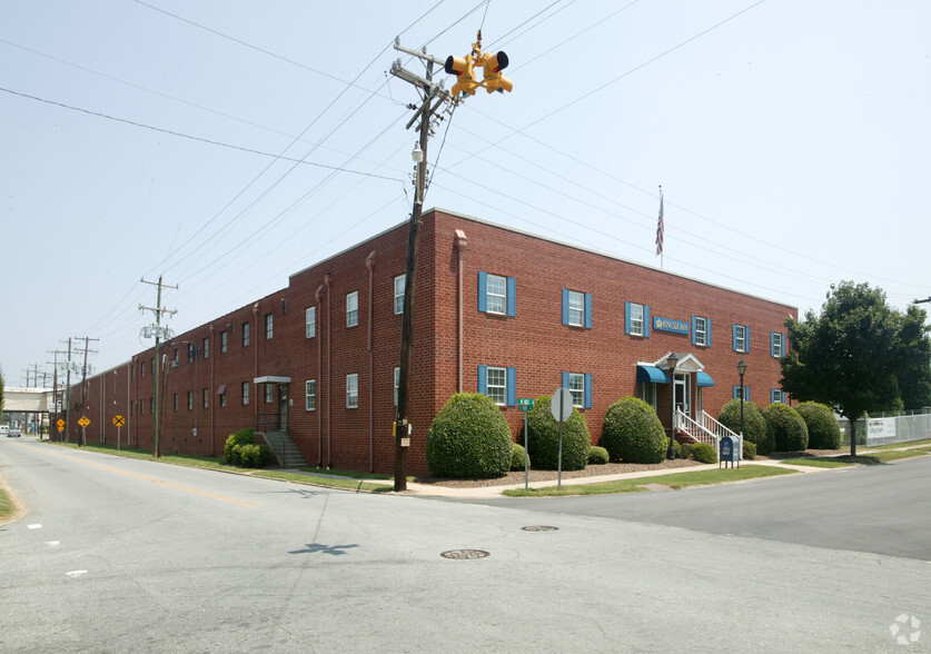 118-126 W Holt St, Mebane, NC for sale - Primary Photo - Image 1 of 1