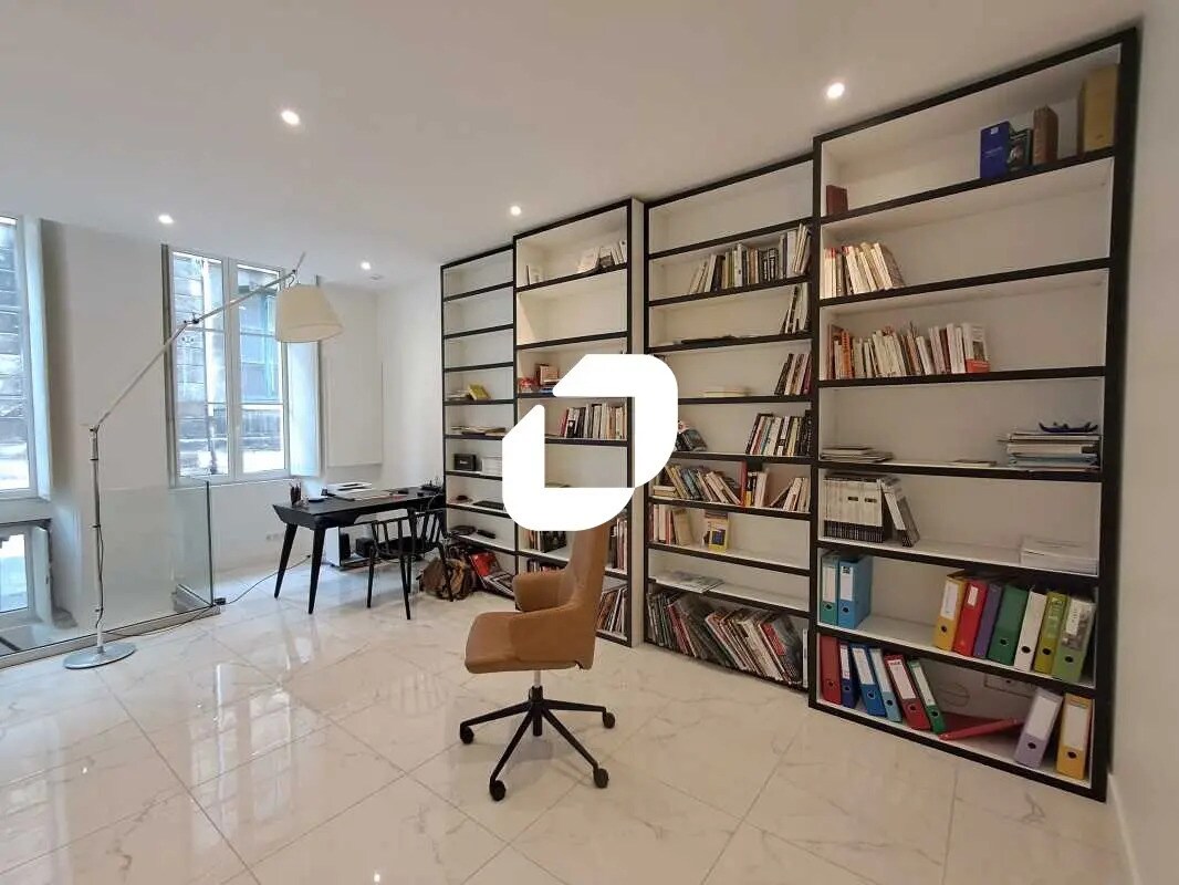 Office in Bordeaux for sale Interior Photo- Image 1 of 10