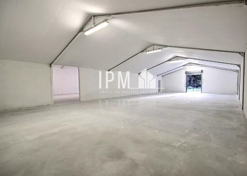 Light Industrial in Roquevaire to rent Primary Photo- Image 1 of 7