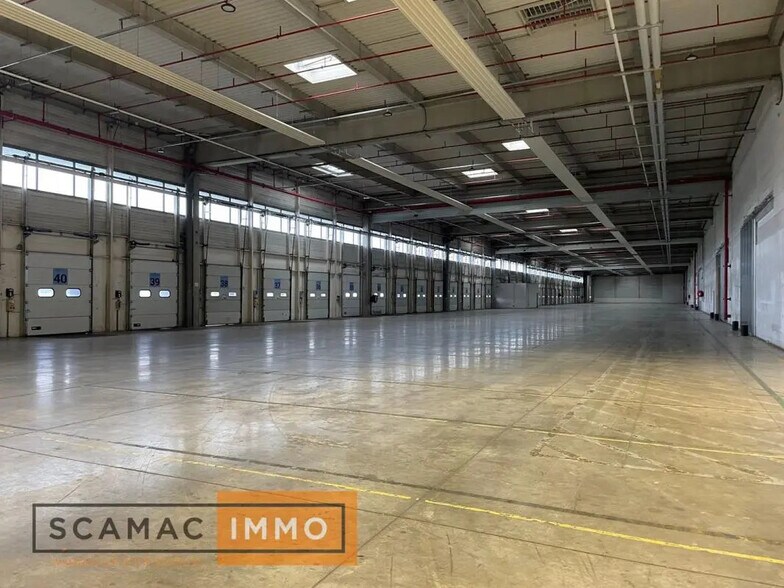 Office in Combs-la-Ville to rent - Interior Photo - Image 3 of 5