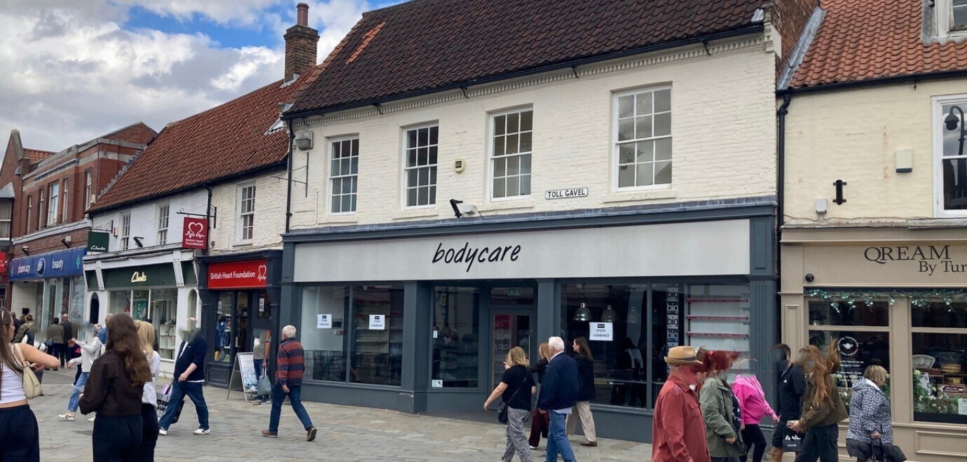 51-53 Toll Gavel, Beverley to rent Primary Photo- Image 1 of 3