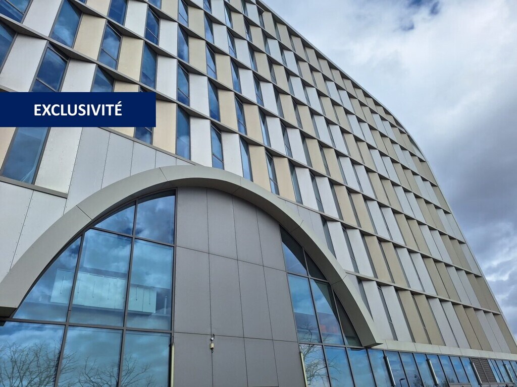Location Bureaux 391 m² - Photo 1