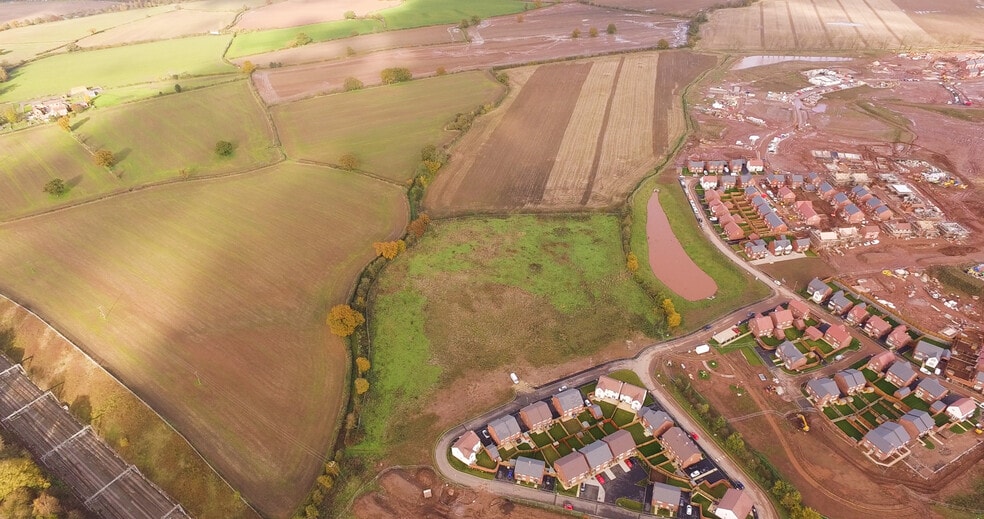 53 Oak Way, Lichfield for sale - Primary Photo - Image 1 of 1