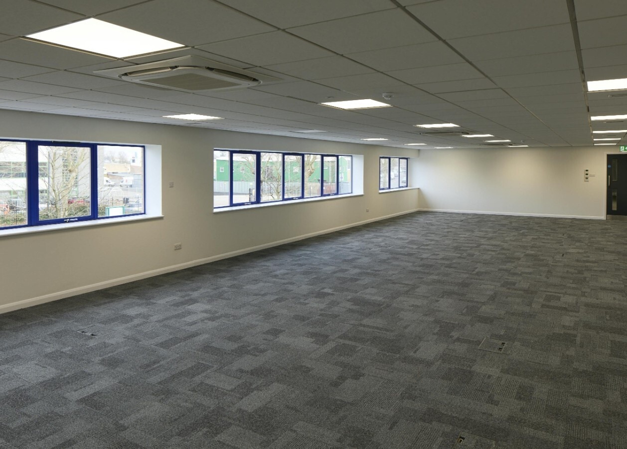 12 Central Way, London to rent Interior Photo- Image 1 of 2