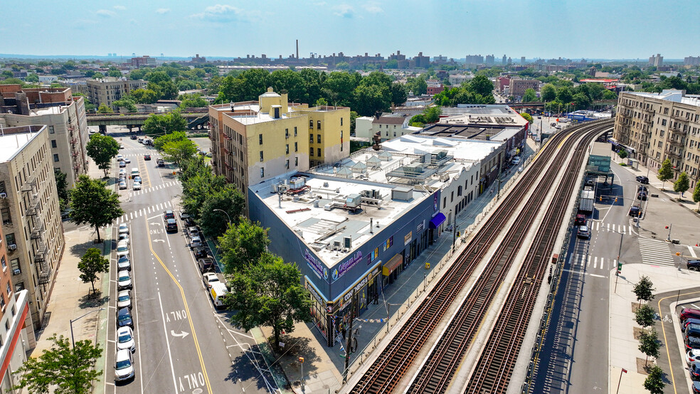 2028 White Plains Rd, Bronx, NY for sale - Building Photo - Image 1 of 10