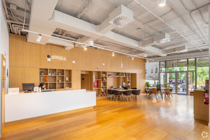 Carrer de Pallars, 193-201, Barcelona, Barcelona to rent - Lobby - Image 3 of 23