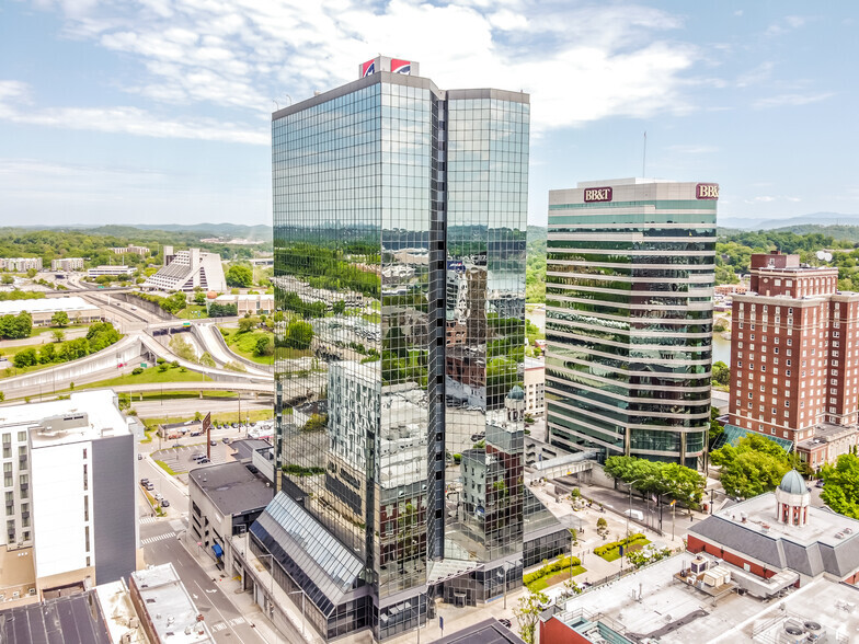 800 S Gay St, Knoxville, TN for rent - Building Photo - Image 1 of 11