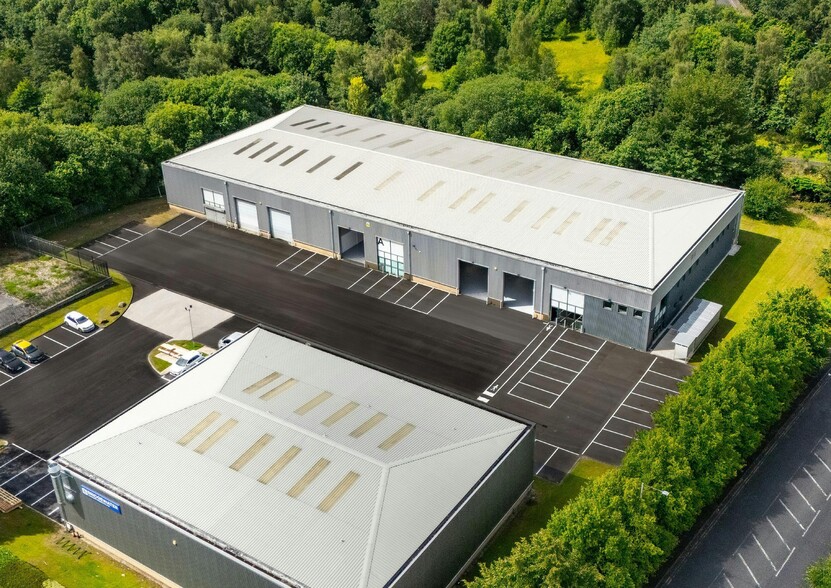 Union Rd, Bolton to rent - Primary Photo - Image 1 of 7