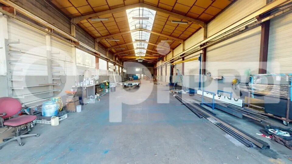 Light Industrial in Jassans-Riottier to rent - Building Photo - Image 2 of 5
