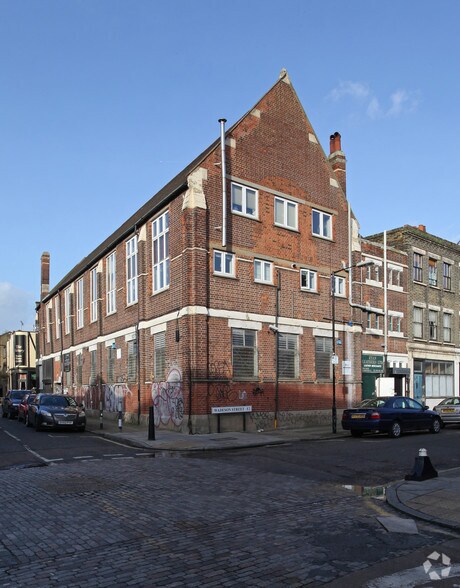 33 Wadeson St, London for sale - Primary Photo - Image 1 of 1