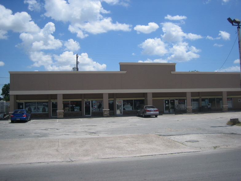 702-710 Glenburnie Dr, Houston, TX for rent - Building Photo - Image 3 of 3