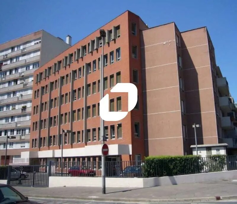 Office in Clichy to rent Building Photo- Image 1 of 9