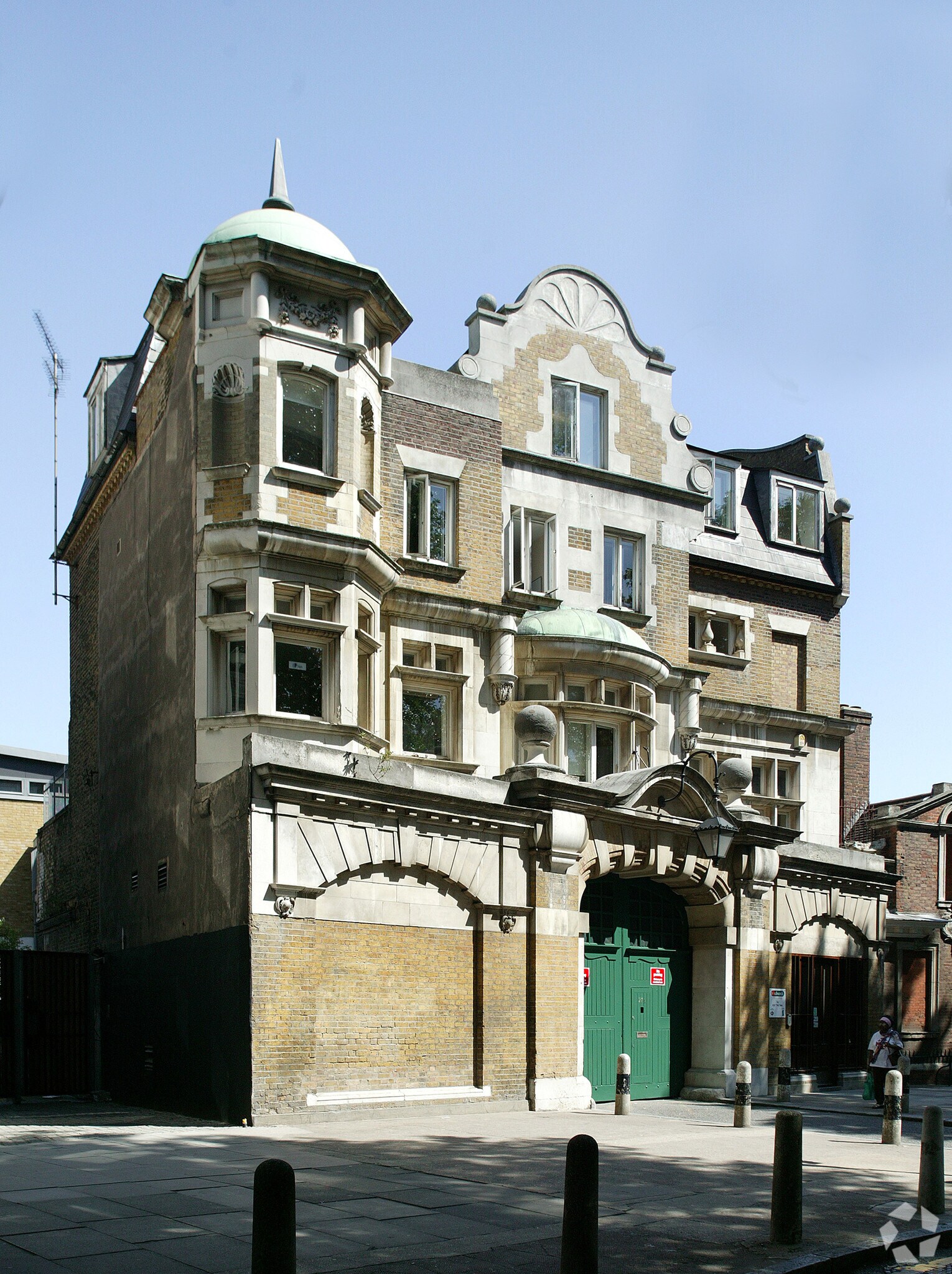 27A Mile End Rd, London for sale Primary Photo- Image 1 of 1