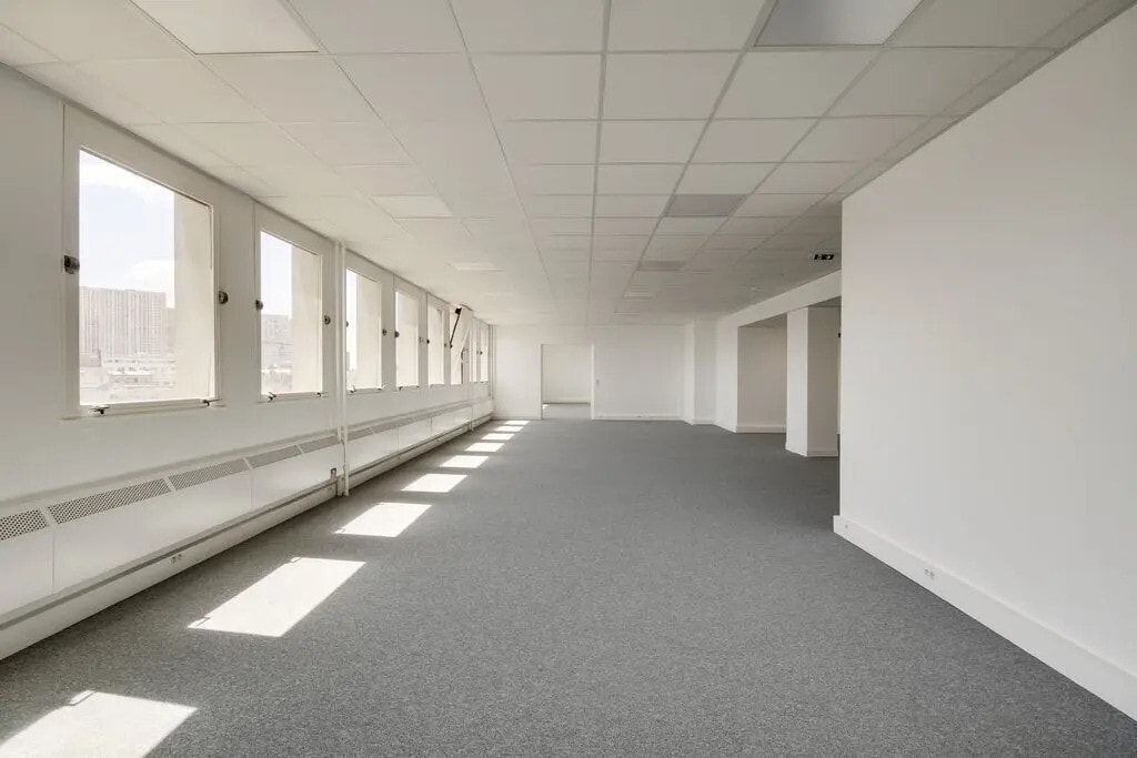 Location Bureaux 38 m² à 501 m² - Photo 1